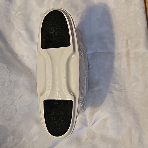 Bulova Quartz Porcelain White Floral Decorative Mantle Desk Clock. - Picture 3 of 4